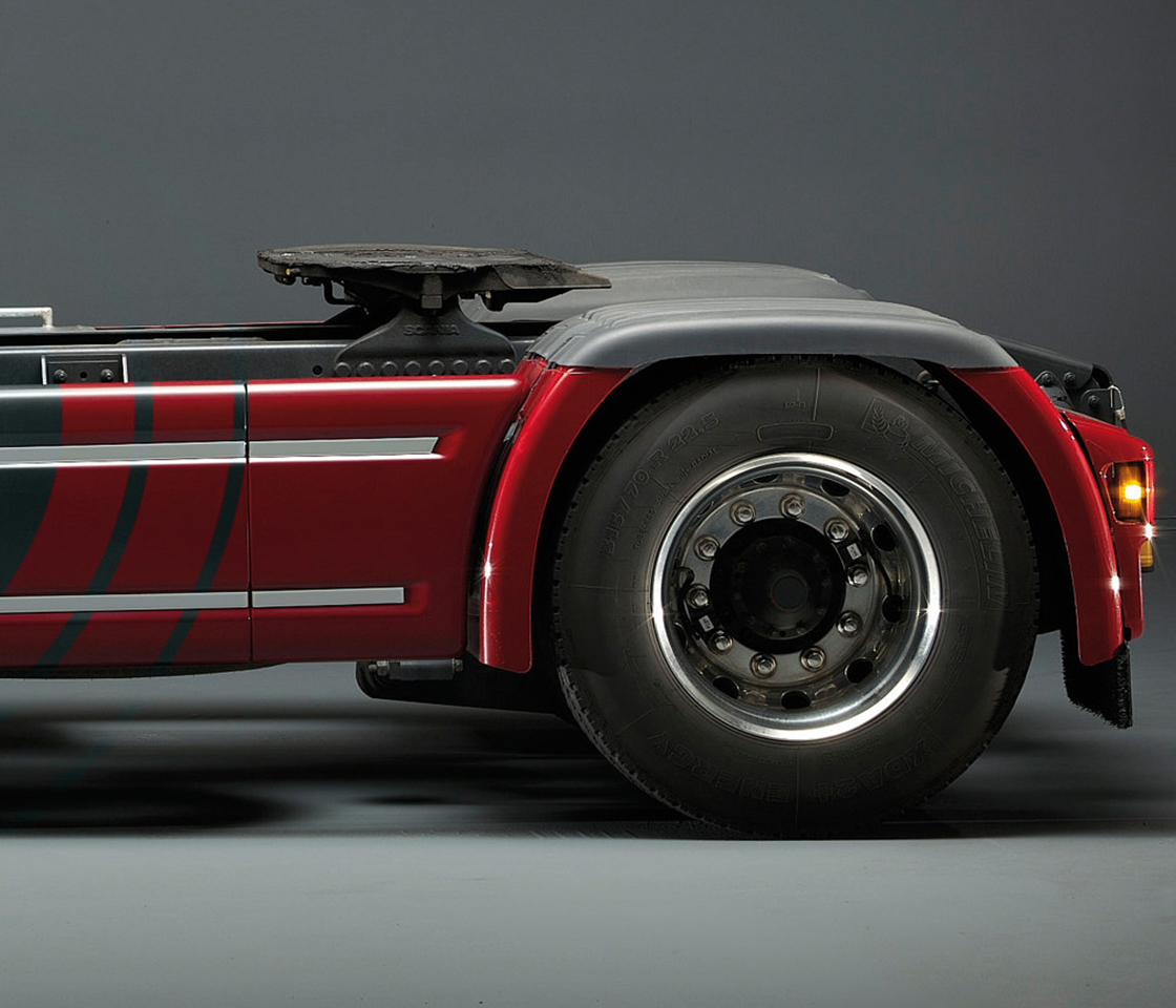 FITA ADESIVA DECORATIVA CROMADA 4 MT | 5MM 20880 LAMPA