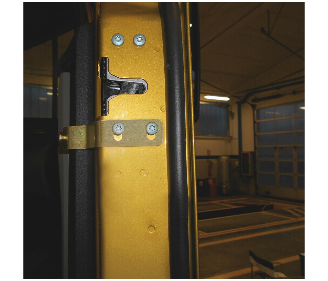 FECHOS PORTA ADICIONAIS PARA MAN TGS / TGX LAMPA 97940