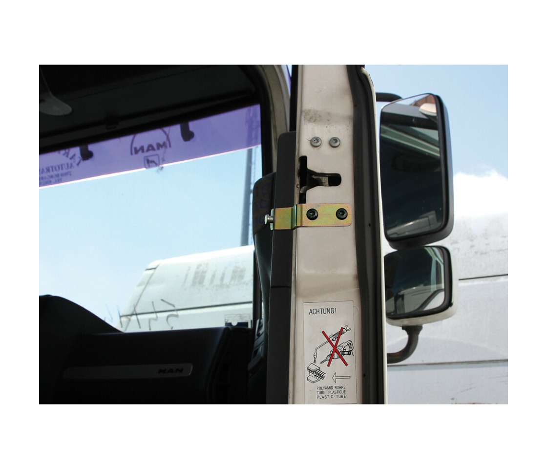 FECHOS PORTA ADICIONAIS PARA MAN TGA/TGS/TGX LAMPA 97988